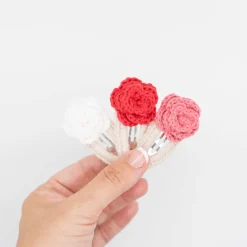Clip crochet rosa roja