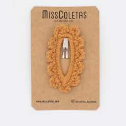 Clip forrado crochet camel