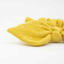 Coletero scrunchie lazo gasa amarillo ocre topos oro