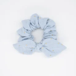Coletero scrunchie lazo gasa azul celeste topos oro