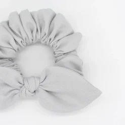 Coletero scrunchie lazo gris perla