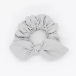 Coletero scrunchie lazo gris perla