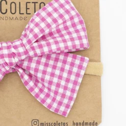 Diadema bebé lazo vichy pequeño fucsia