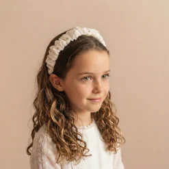 Diadema scrunchie blanca flores bordadas