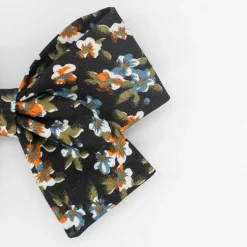 Lazo clásico negro flores acuarela