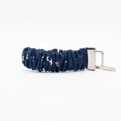 Llavero pulsera scrunchie estrellas