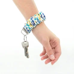 Llavero pulsera scrunchie flores