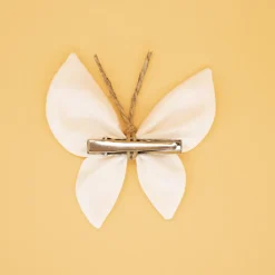 Pinza mariposa lino marfil