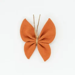 Pinza mariposa naranja rústico